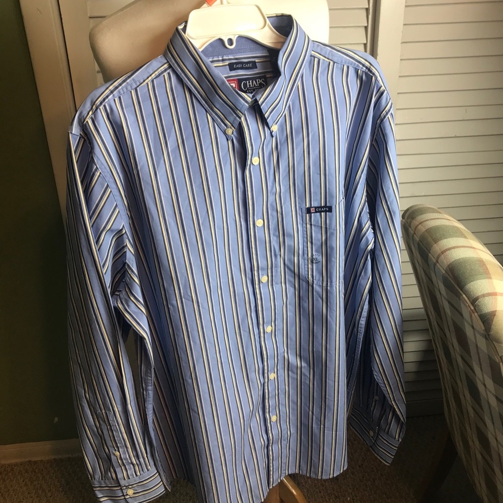 CHAPS Easy Care Long Sleeves Shirt.
